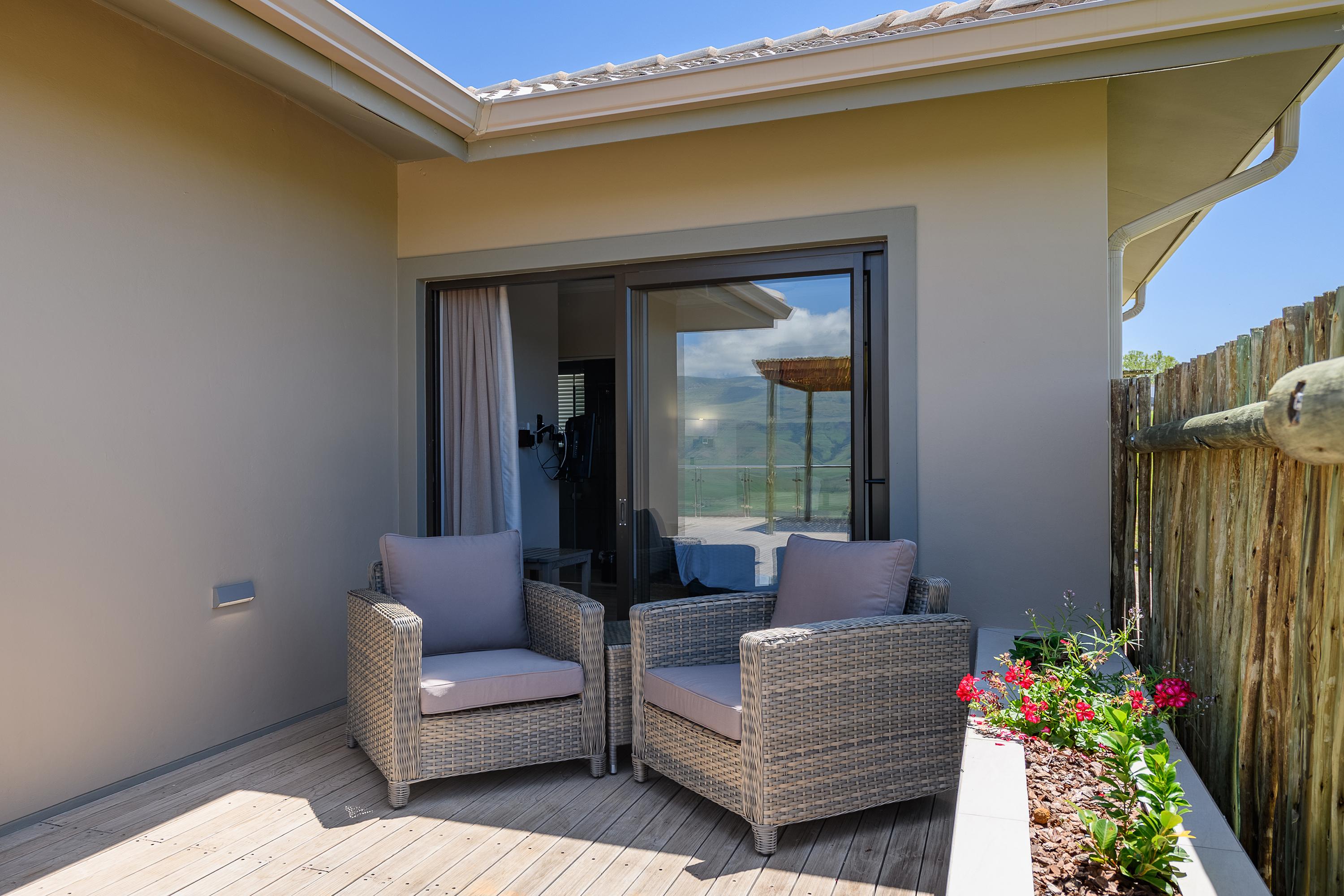 Cayley Mountain Resort Champagne Valley Exterior photo