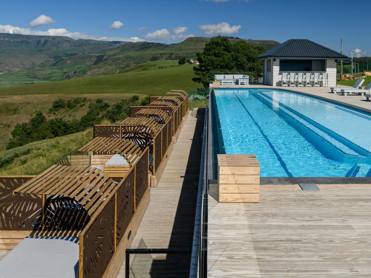 Cayley Mountain Resort Champagne Valley Exterior photo