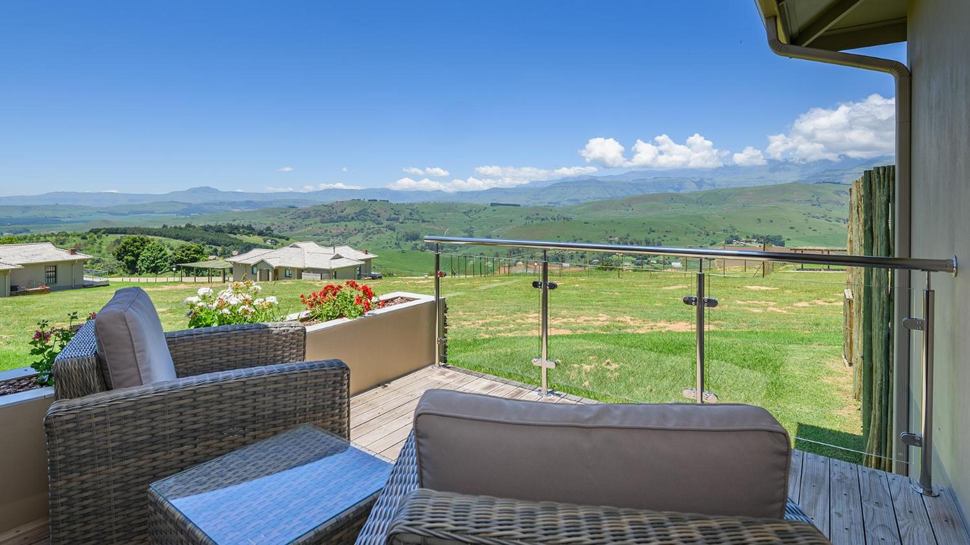 Cayley Mountain Resort Champagne Valley Room photo