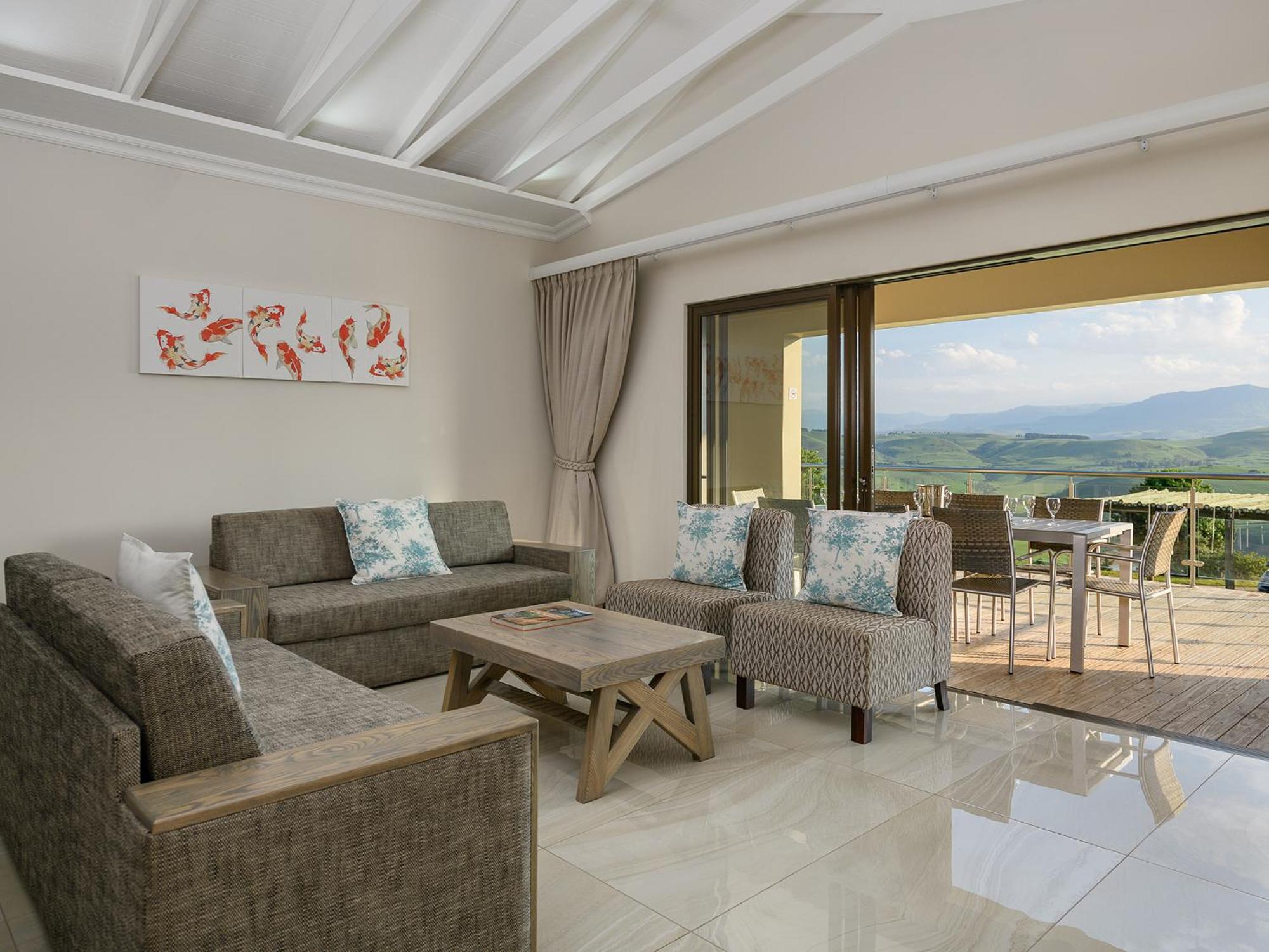 Cayley Mountain Resort Champagne Valley Room photo