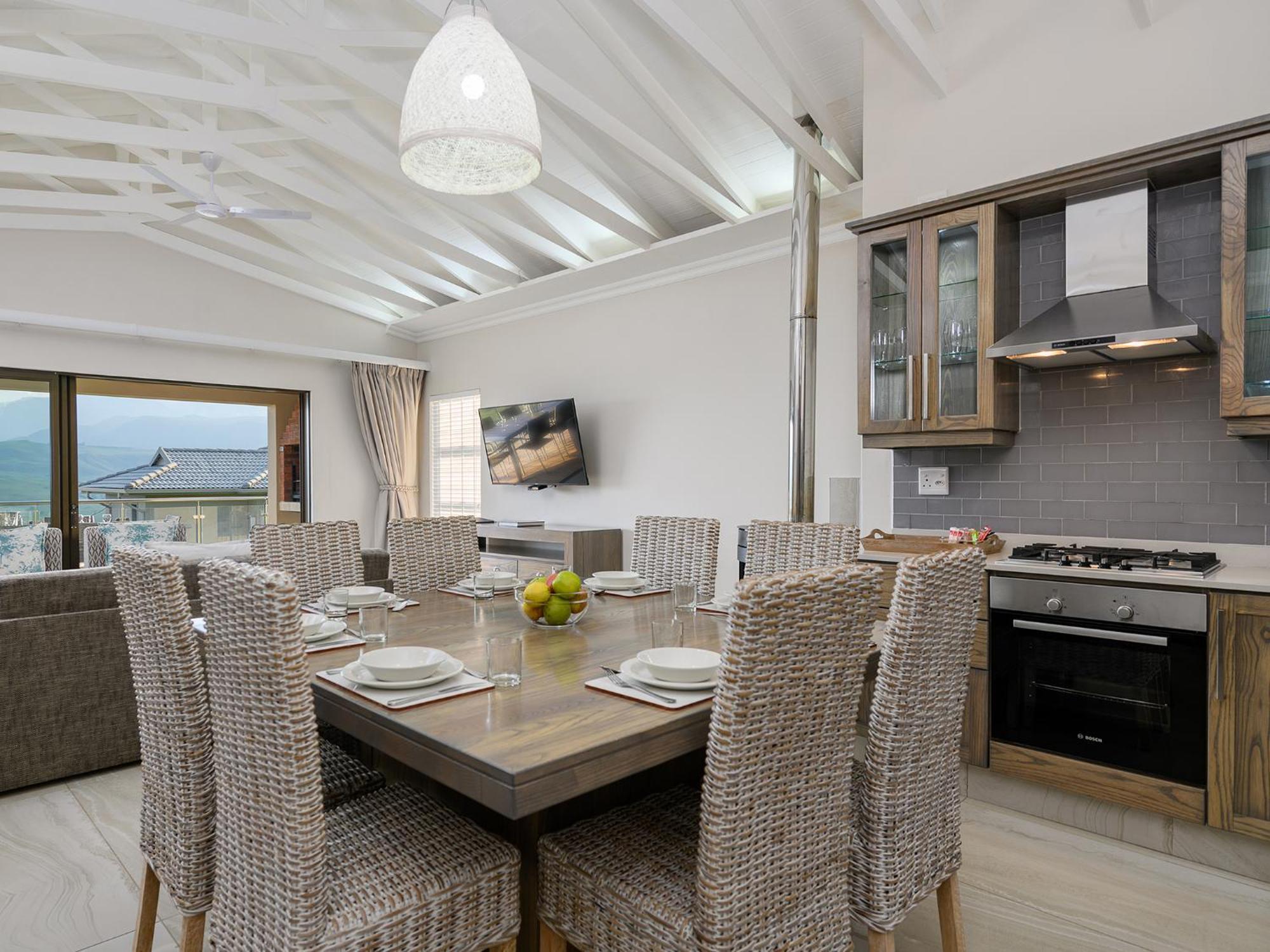 Cayley Mountain Resort Champagne Valley Room photo