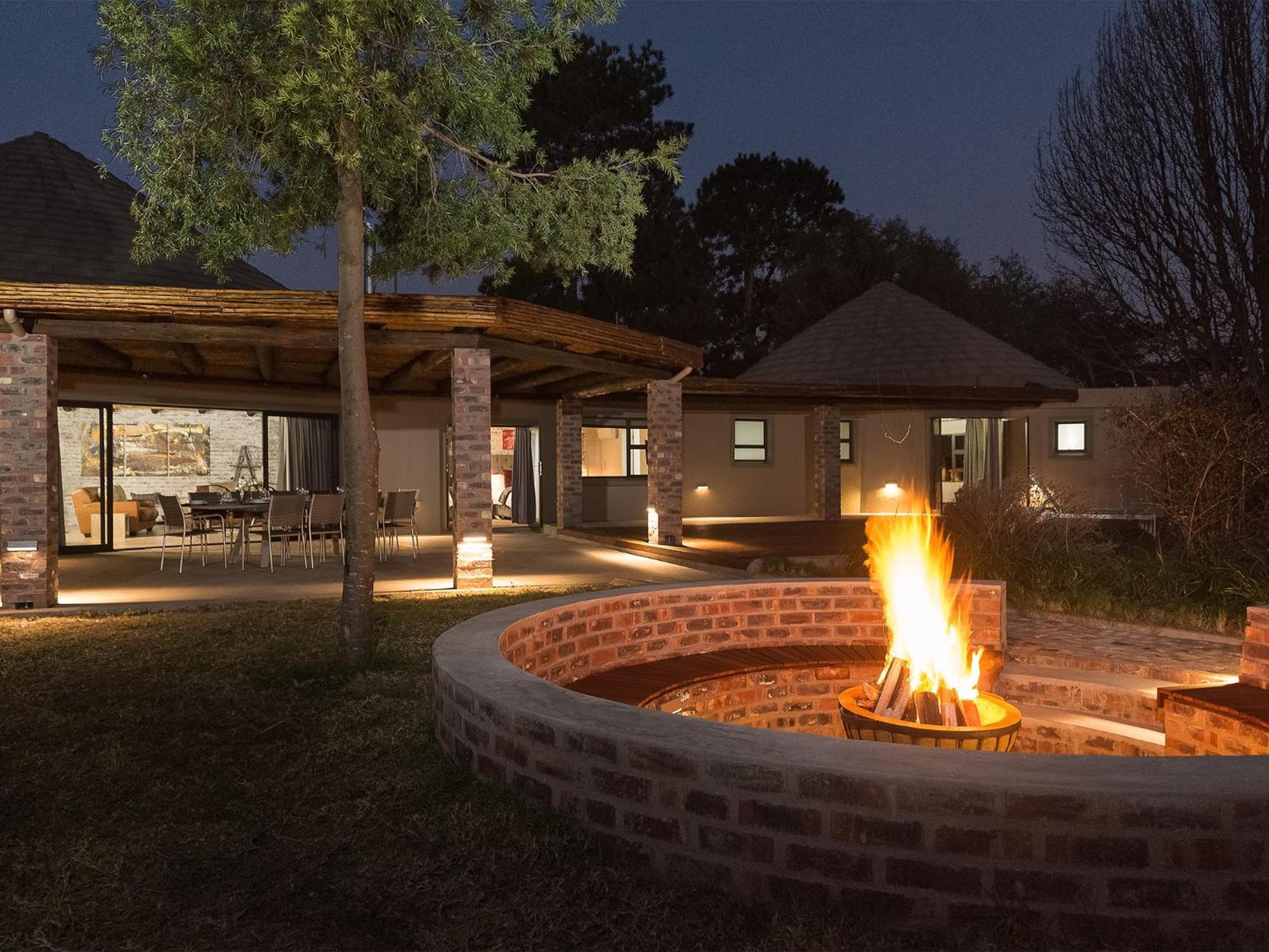 Cayley Mountain Resort Champagne Valley Room photo