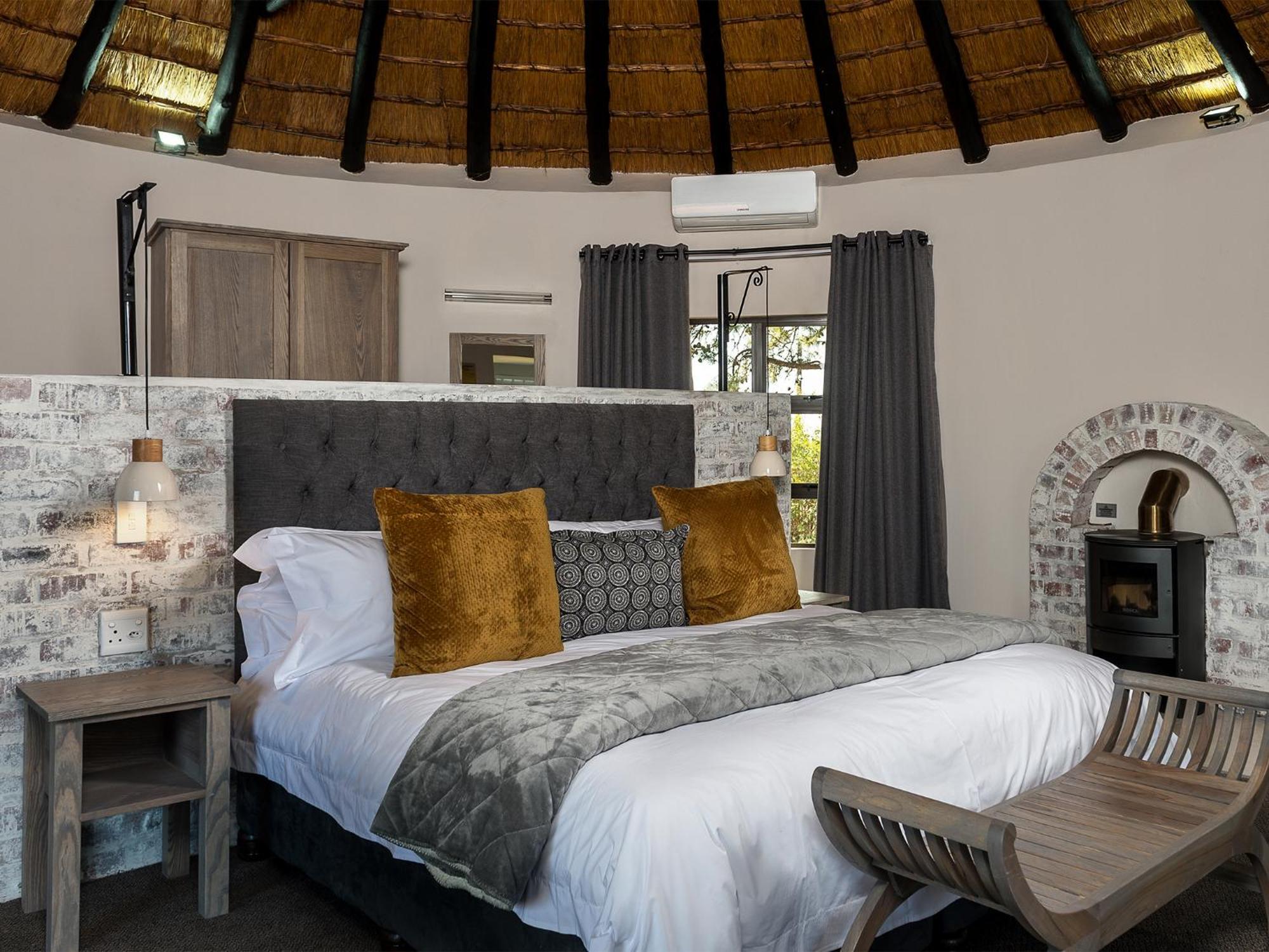 Cayley Mountain Resort Champagne Valley Room photo