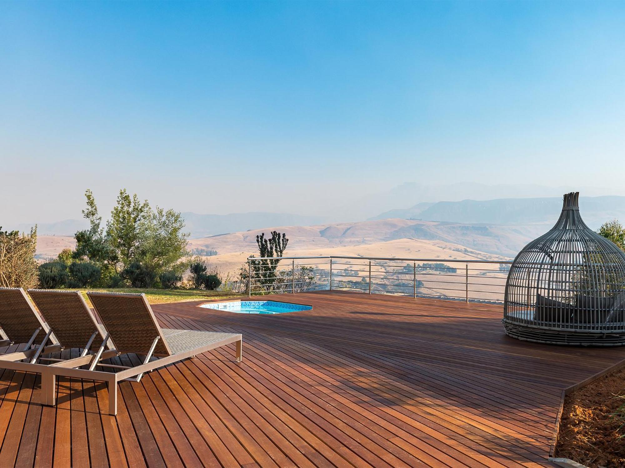 Cayley Mountain Resort Champagne Valley Room photo