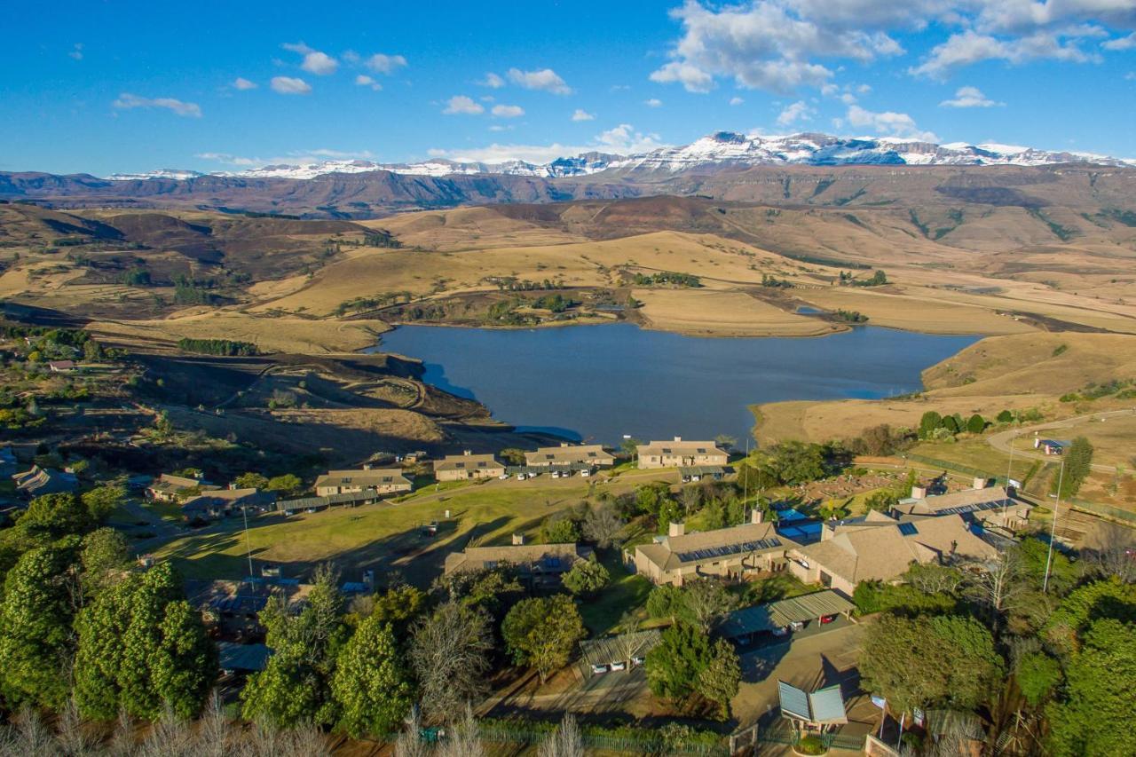 Cayley Mountain Resort Champagne Valley Exterior photo